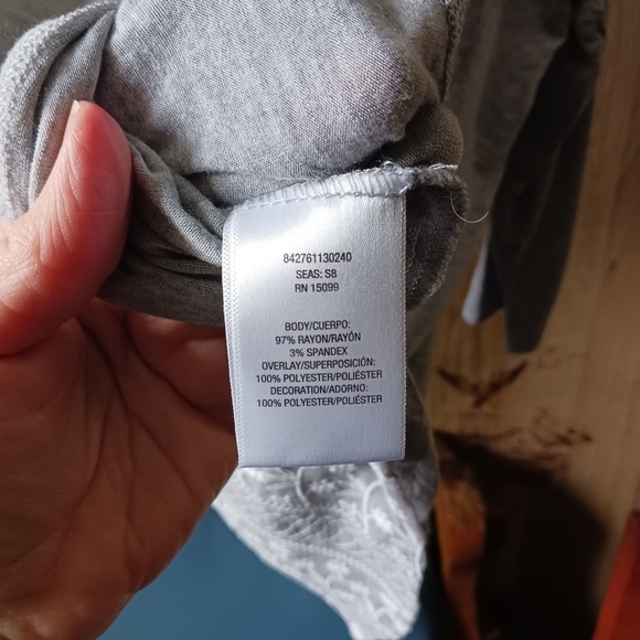 Simply Styled By Sears Floral Embroidered Mesh Overlay Top Size M… - Picture 6 of 6